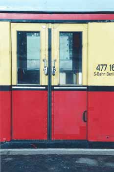 Bild 15 T&uuml;ransicht BR 477 Rundkopf