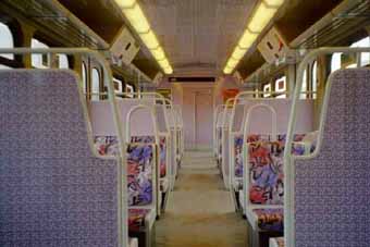 Bild 28 Innenansicht BR 485 mit Graffitischutz Plastiksitzen W&auml;nden und Decken