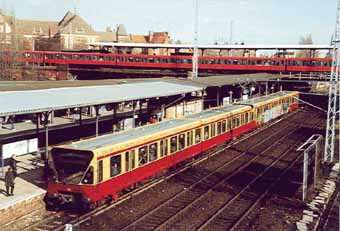 Bild 38 Zug der BR 480, Dreieckfrontscheibe