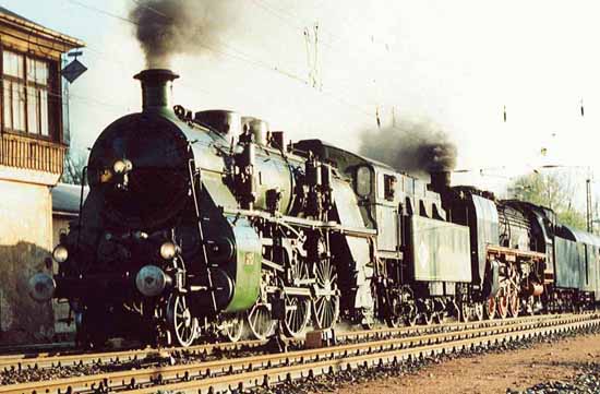 Bild 10 Doppeltraktion in Fahrt Bayrische h4 S 3-6 und DB 01 118