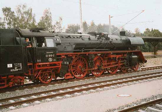 Bild 18 Seitenansicht Schnellzuglok Br 03 1010