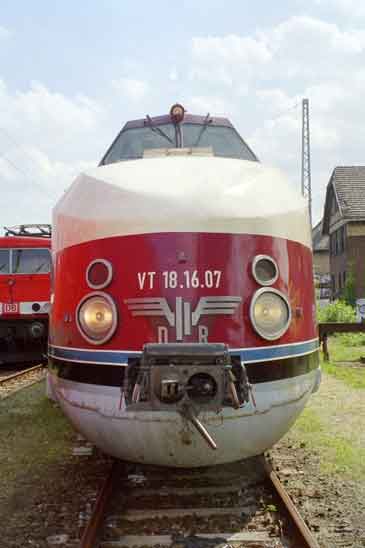 Bild 32 Dieseltriebzug VT18.16.07 DR 