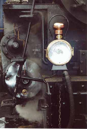 Bild 3 Nahaufnahme von vorn, Zylinder und Lampe