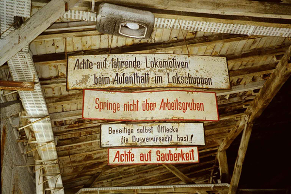 Bild 44 Schilder mitAnordnungen