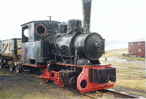 Bild 50 Durchblick zur Lok