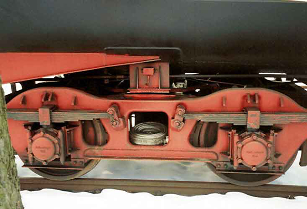 Bild 65 Wasserschlauch zwischen den Tenderachsen 