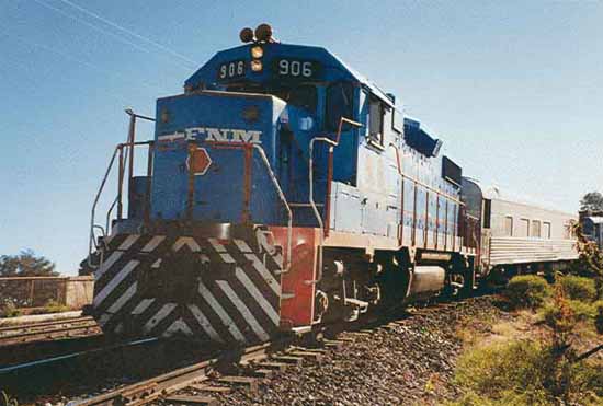 Bild 6  Diesellok in Mexico in typischem amerikanischem Outfit 